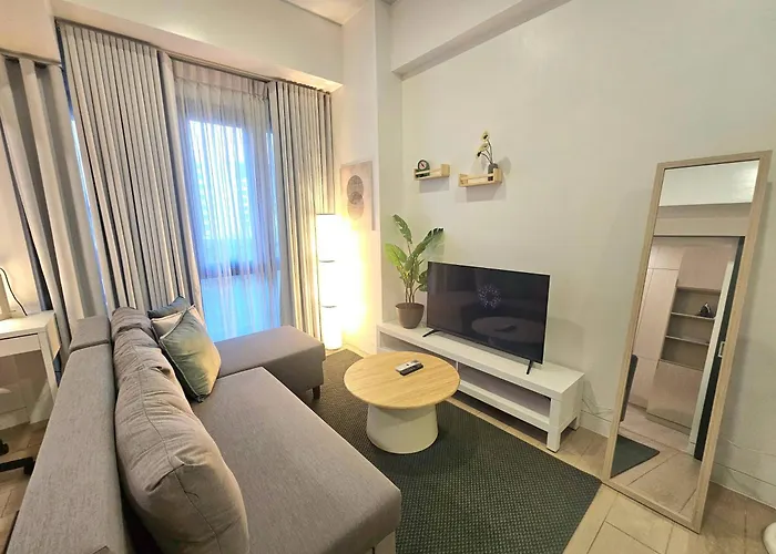 Organic Modern 1br Near Greenbelt