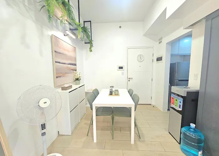 Organic Modern 1br Near Greenbelt Apartahotel Manila