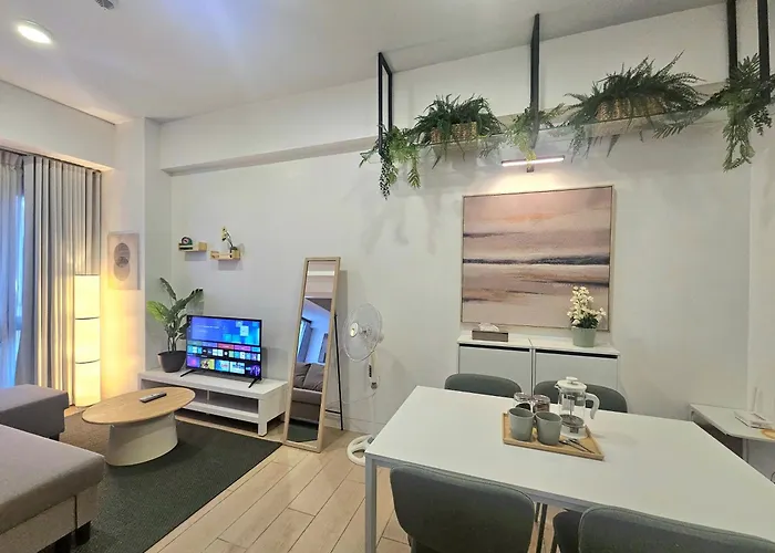 Organic Modern 1br Near Greenbelt Apartahotel 4*