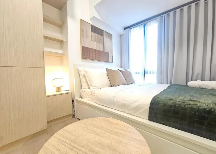 Organic Modern 1br Near Greenbelt