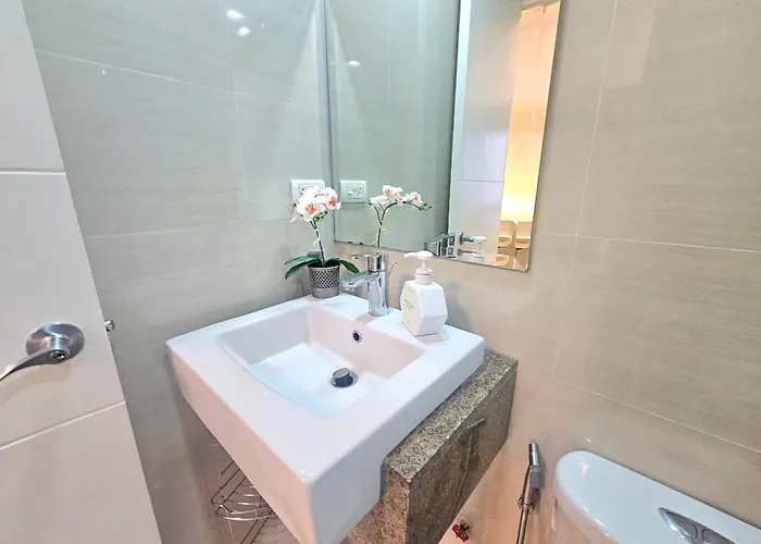 Organic Modern 1br Near Greenbelt 4* Manila