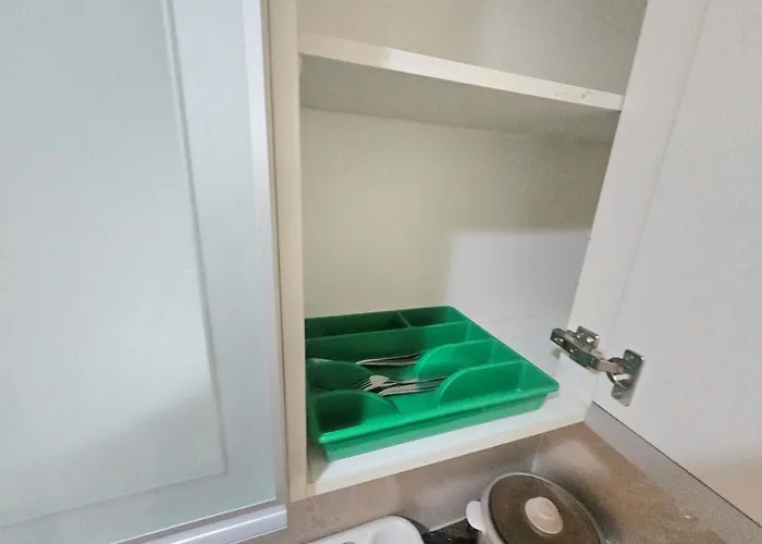 Organic Modern 1br Near Greenbelt Manila