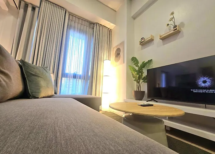 Organic Modern 1br Near Greenbelt Apartahotel 4*