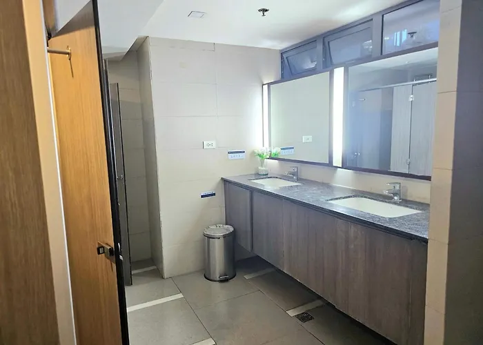 Organic Modern 1br Near Greenbelt Manila